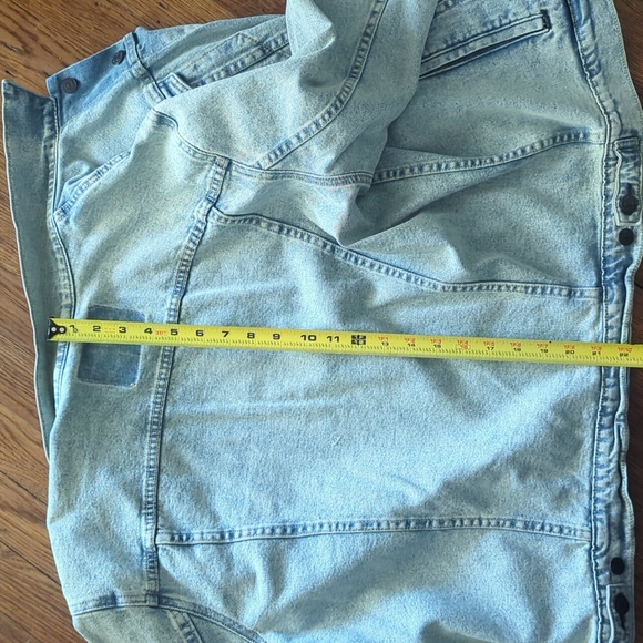 Levi's Jean Jacket - Picture 7 of 7